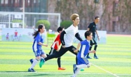 爆料视频足球解说文案怎么写,爆料视频中的精彩瞬间与幕后故事