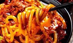 新疆炒米粉爆料视频下载,舌尖上的民族风味，揭秘爆火视频背后的美食传奇